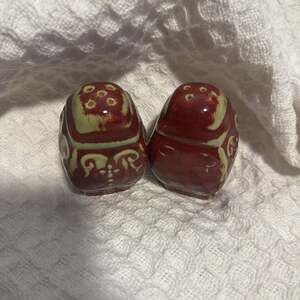 VTG Bombay Salt & Pepper Rustic Red Stoneware Decorative *READ*